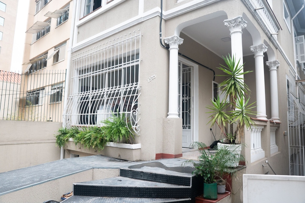 Quintal Hostel 4/40