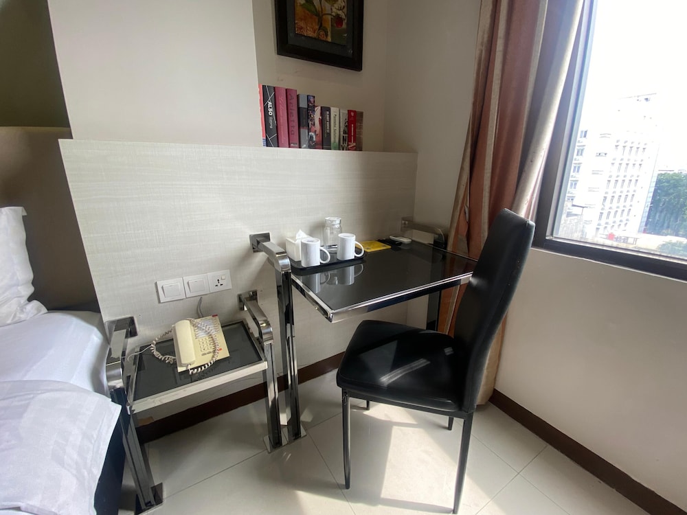 Verse Lite Hotel Gajah Mada 60/67