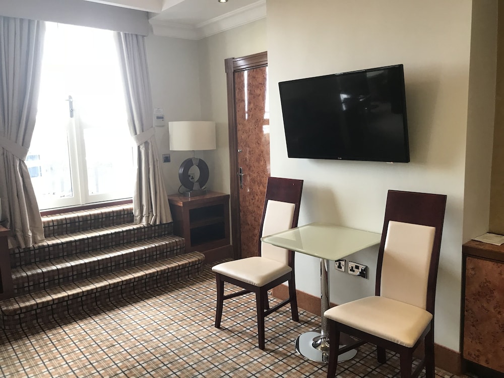 Pier Hotel 30/50