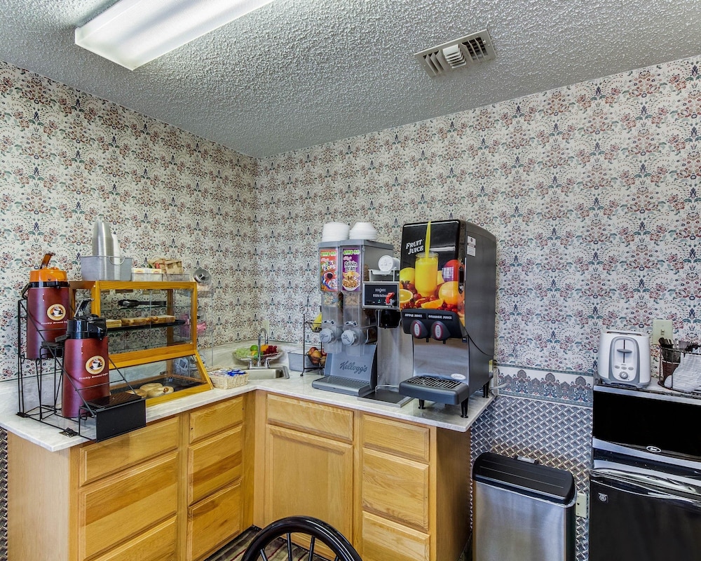 Econo Lodge Falfurrias 7/31