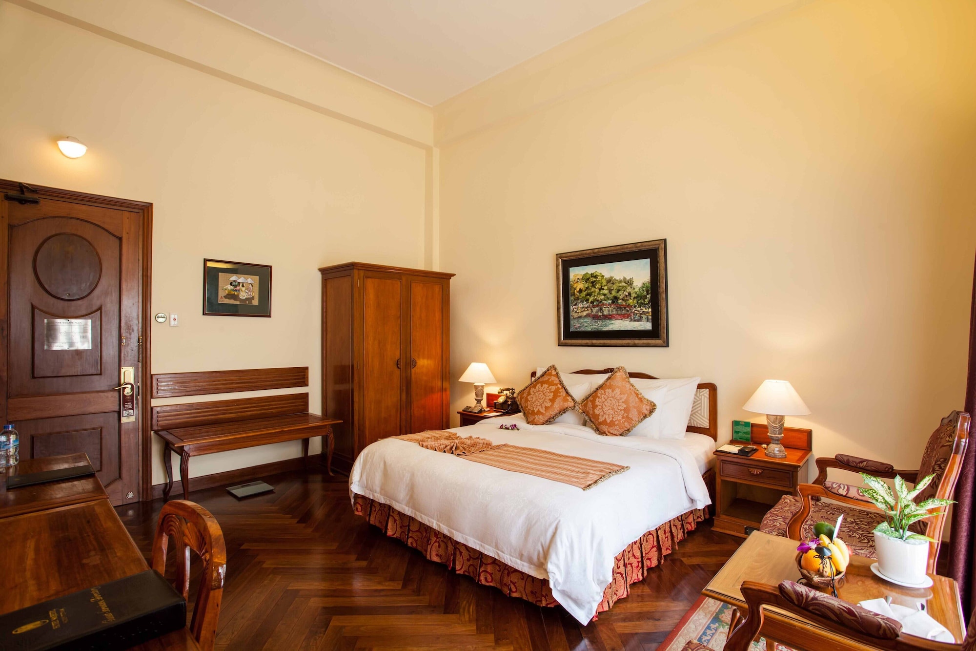 CENTURY, DELUXE, DOUBLE BED