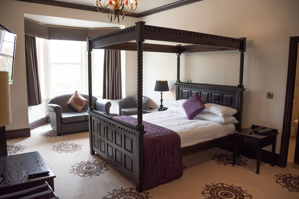 The Carlton Manor Hotel 9/36