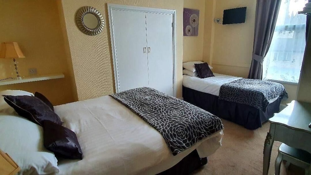 Rivelyn Hotel 6/35