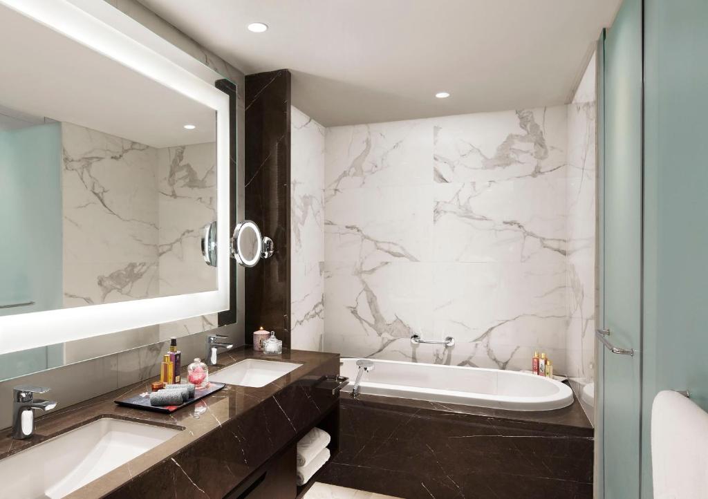 شقة استوديو بسرير كينج بشرفة، Taj Wellington Mews 2/2