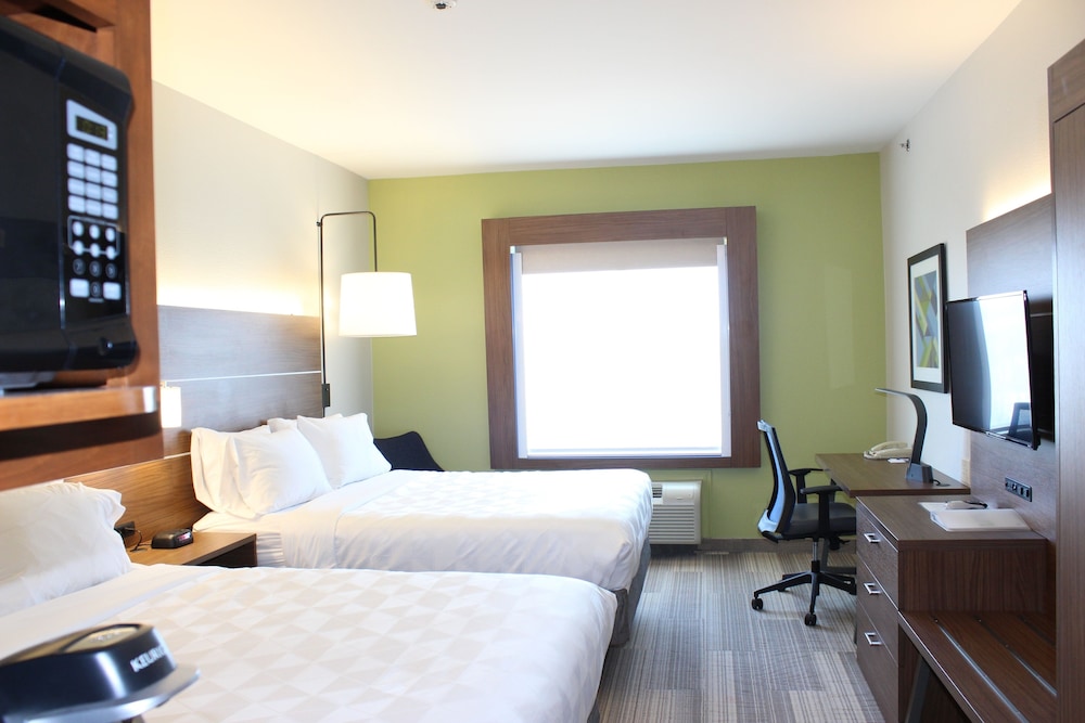 Holiday Inn Express Hotel and Suites Mansfield 18/52