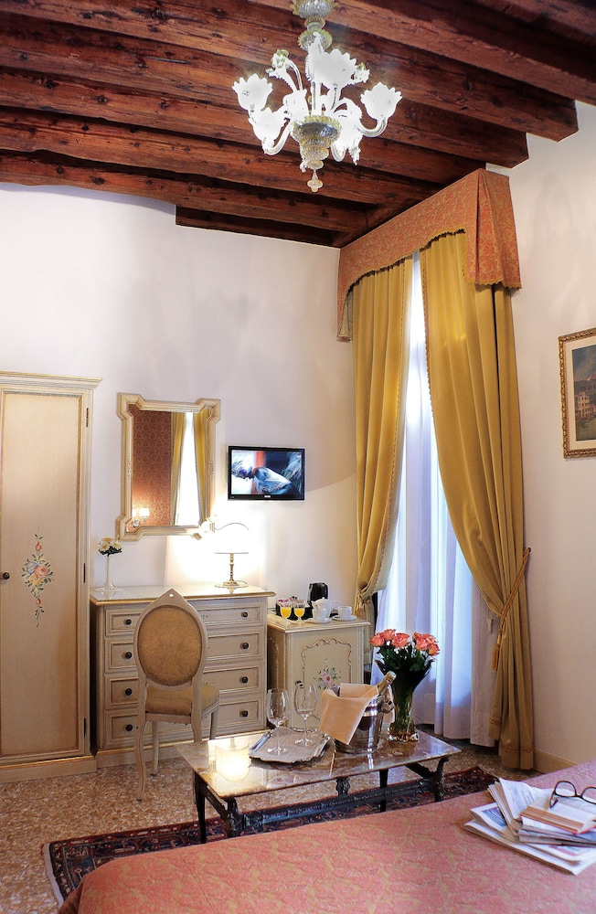 Apostoli Palace 33/49
