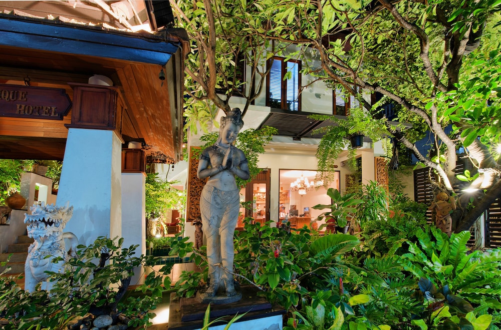 Yotaka Boutique Hotel Bangkok 70/74