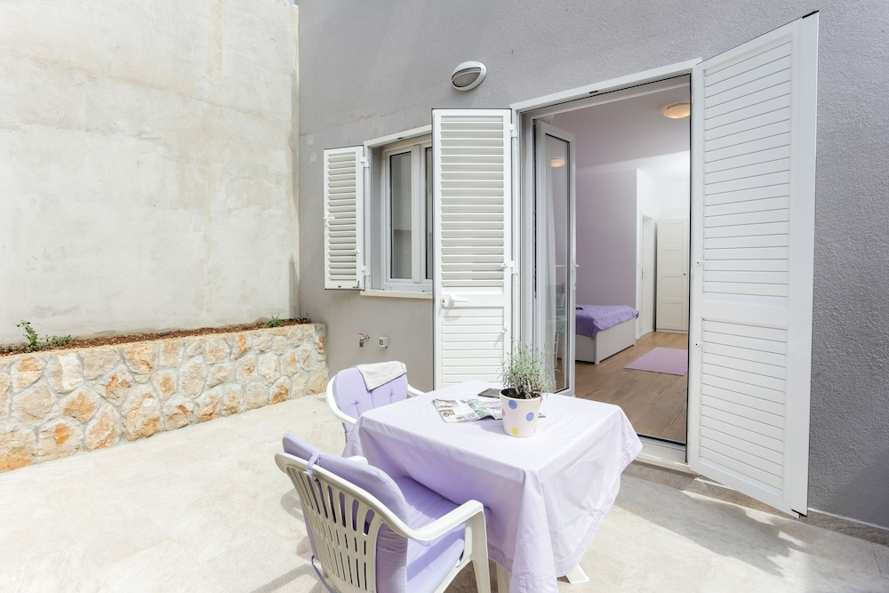 Apartments Villa Karmen 20/50