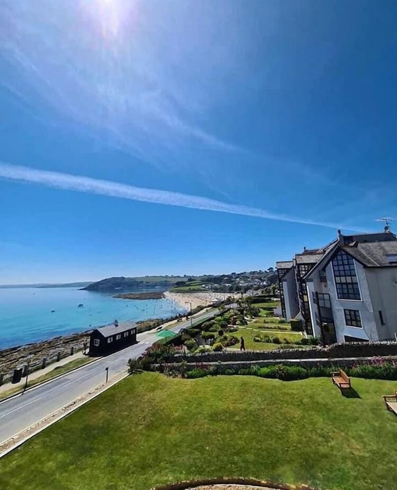Membly Hall Hotel 25/35