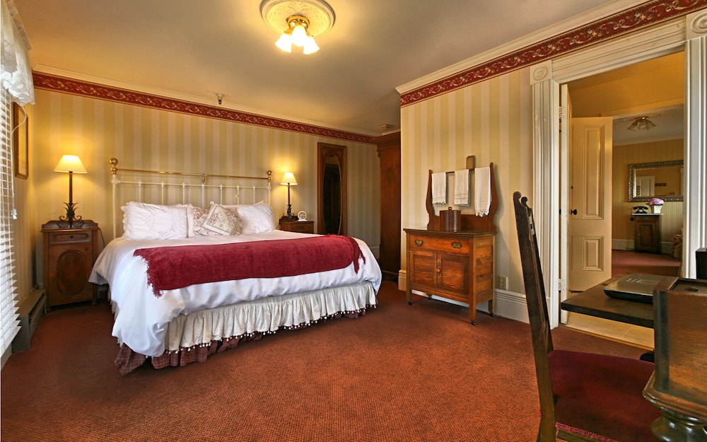 Centrella Inn 9/67