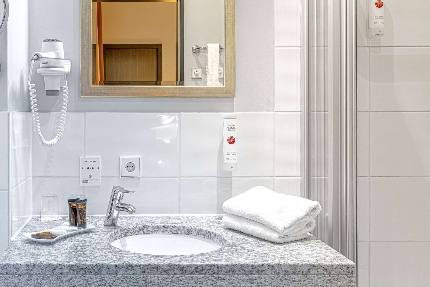 Ramada By Wyndham Frankfurt Central Station 28/35