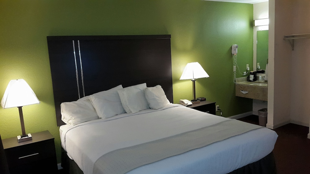 Mountain Valley Inn Dillard 23/62