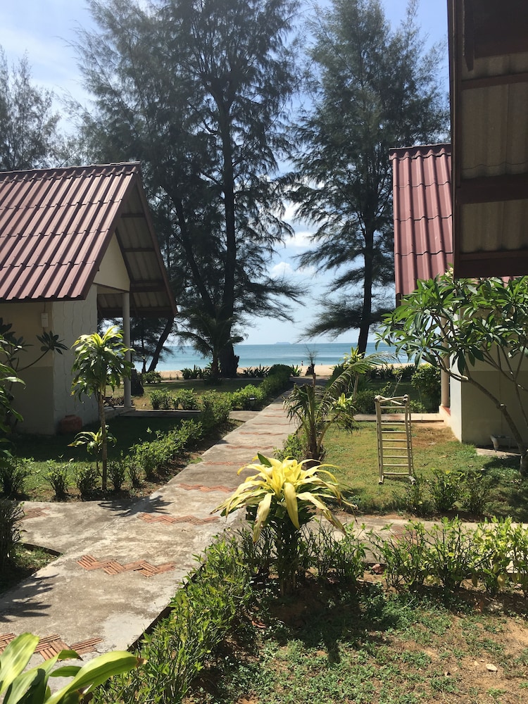 Good Days Lanta Chalet Resort 58/62