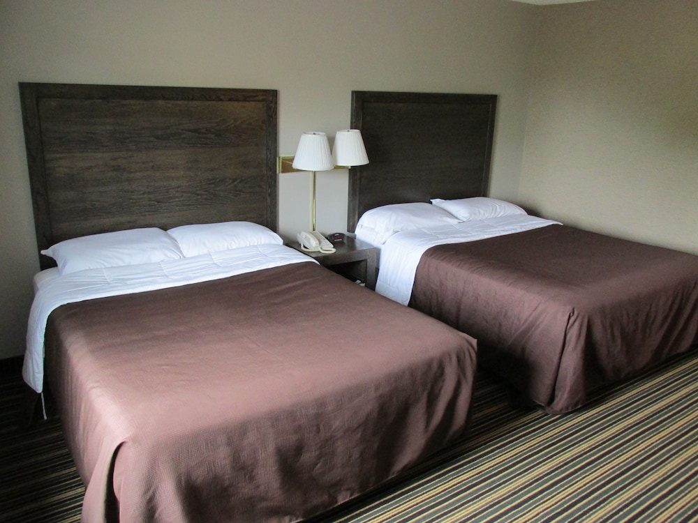 Woodfield Inn and Suites 8/60