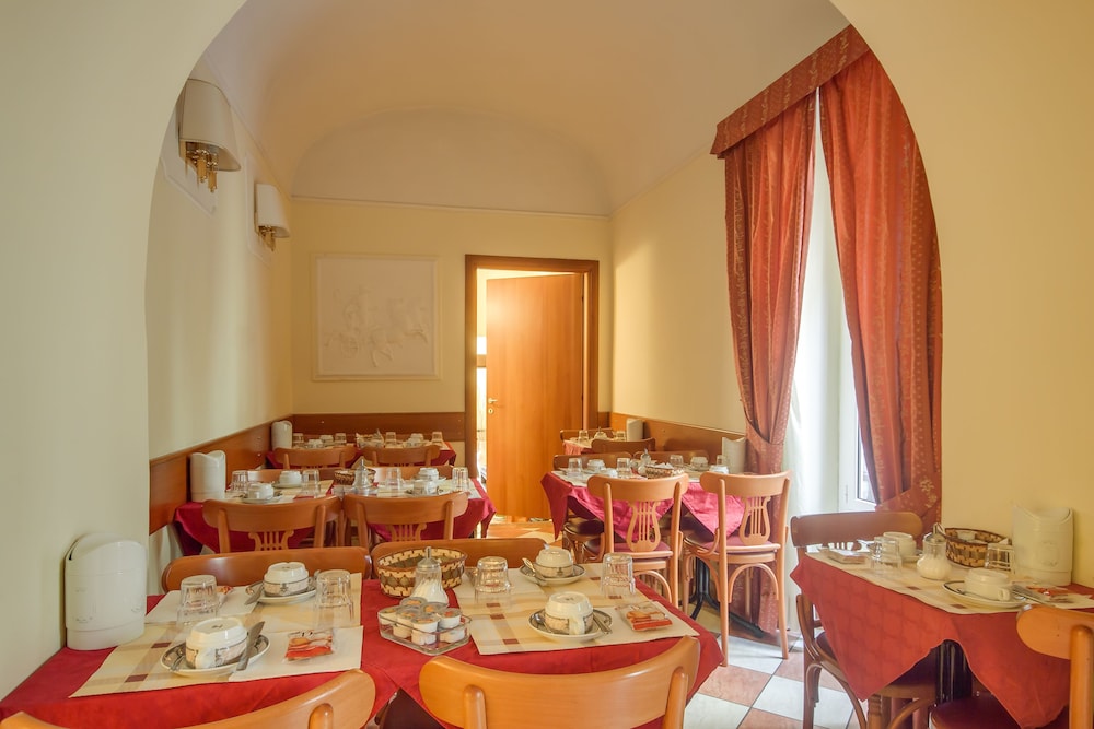 Hotel Romantica 49/60
