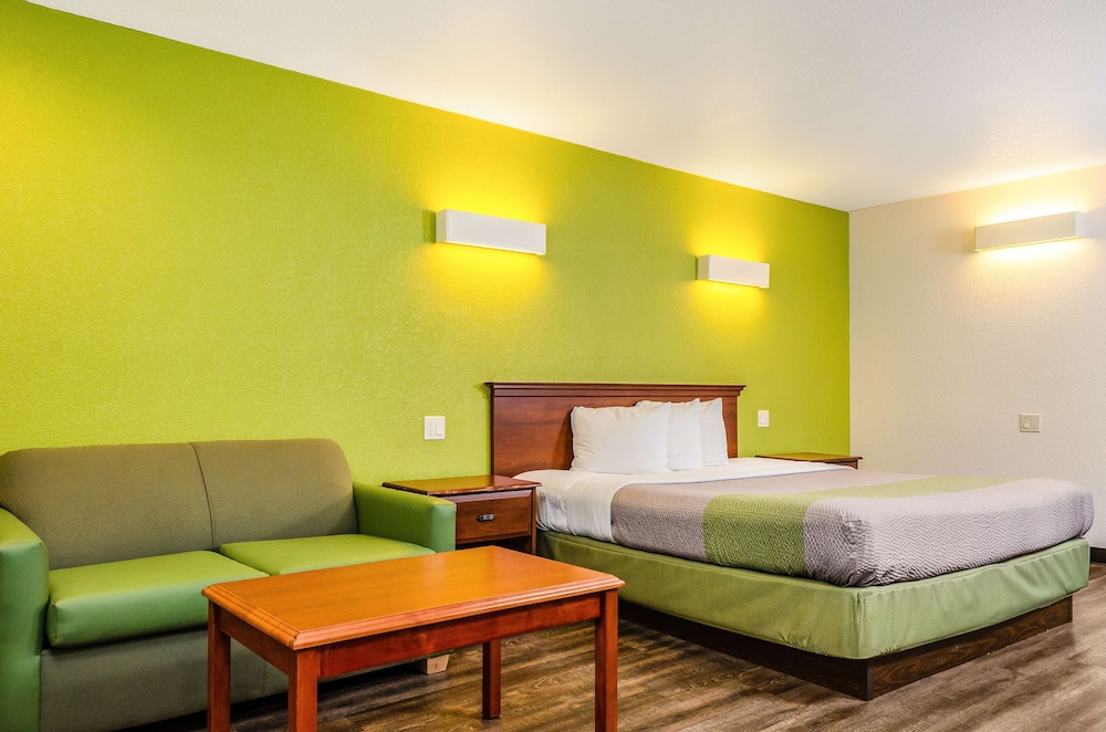 Motel6 Oakdale, CA 30/67