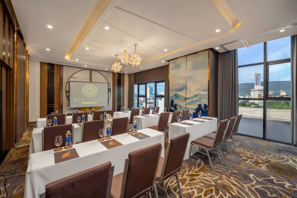 Peninsula Hotel Danang 38/48