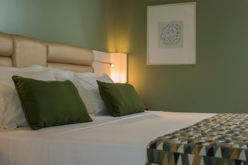 HOTEL LUZEIROS FORTALEZA 24/40