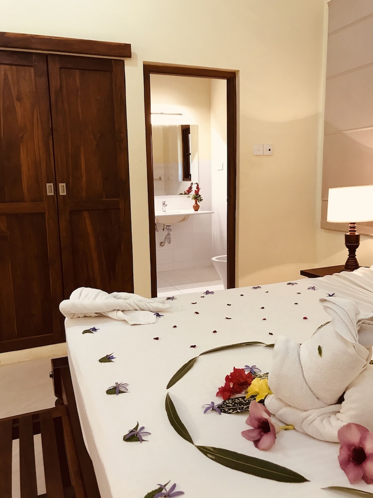 The Lake View Bungalow Yala 16/50
