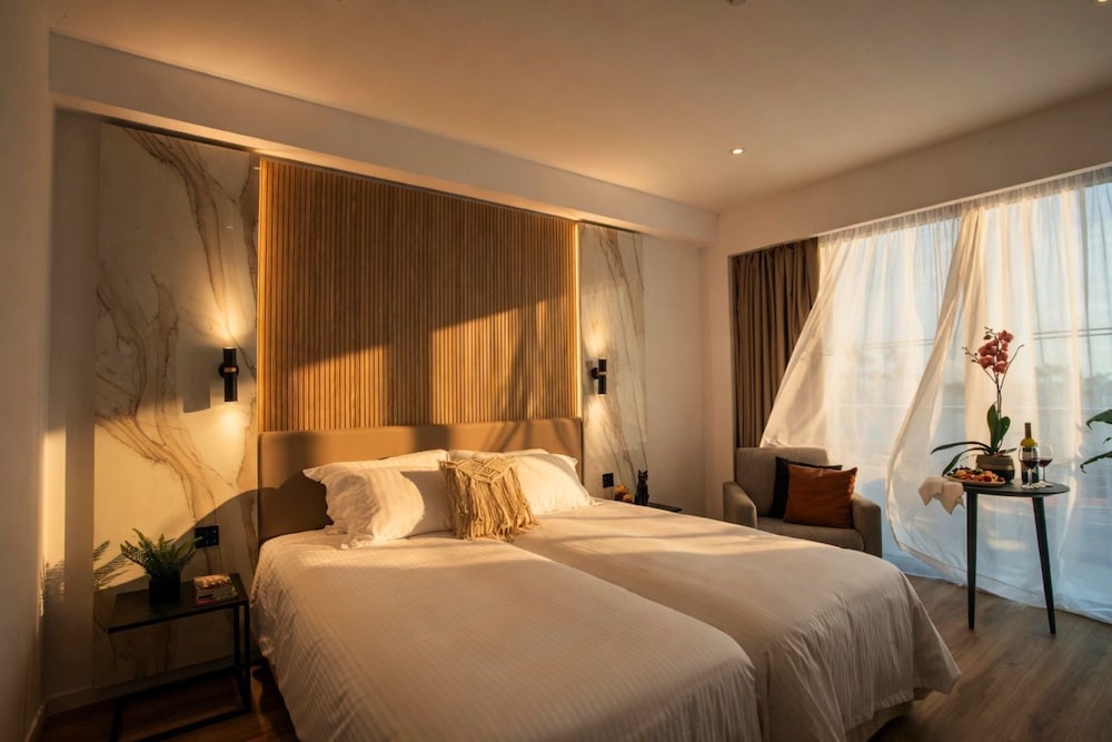 Superior, Twin Beds, Sea View, Cavo Maris Beach Hotel 5/8