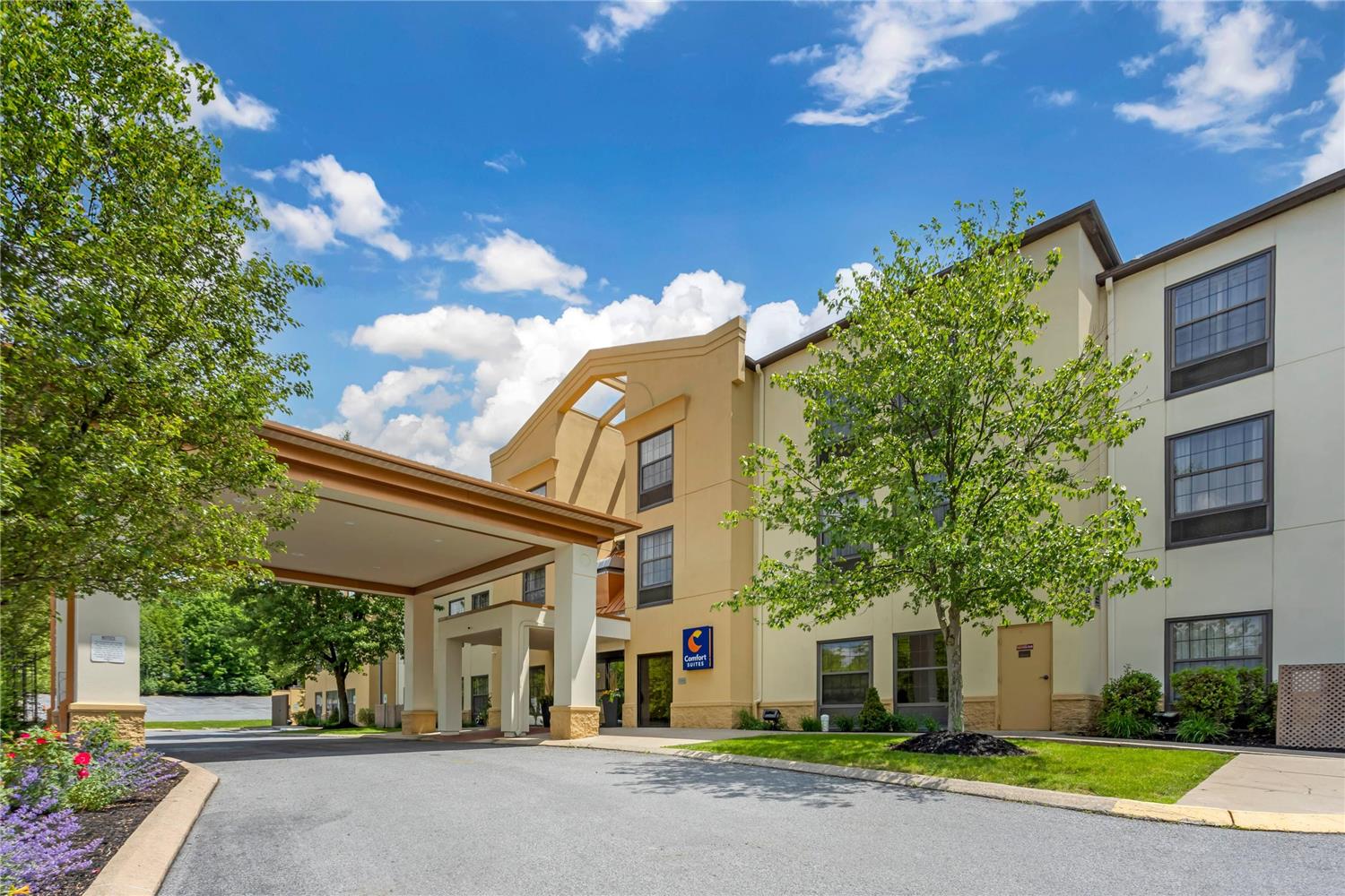 Comfort Suites State College near Penn State 23/24