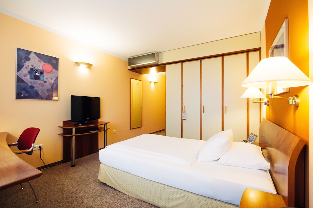 Globana Airport Hotel 15/46