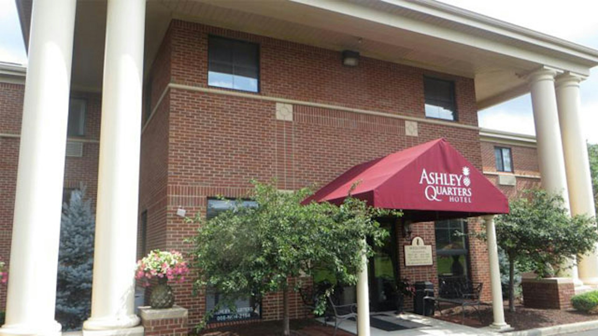 Ashley Quarters Hotel 2/33