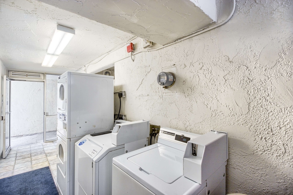 Motel6 Everett, WA - South 38/39