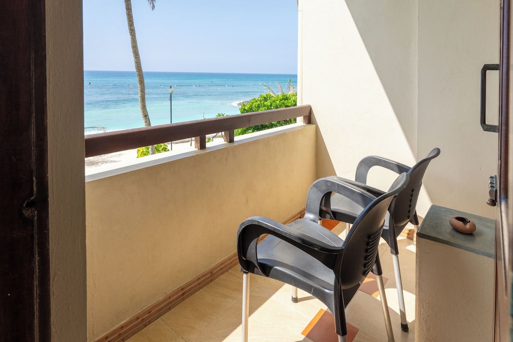 Insight Hotel Ahangama 48/74