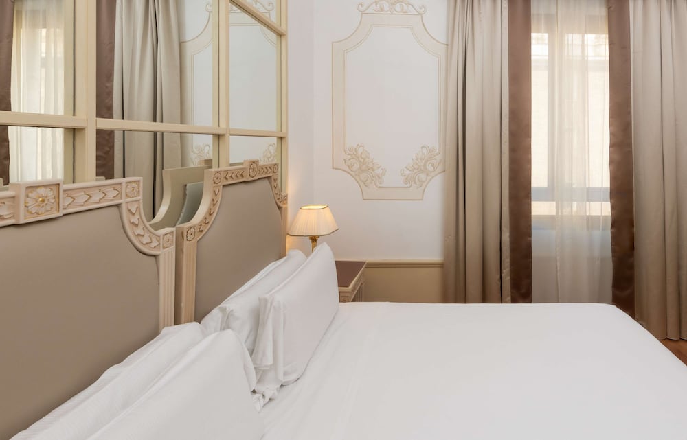 غرفة بريميوم، Radisson Blu Ghr Hotel Rome 3/6