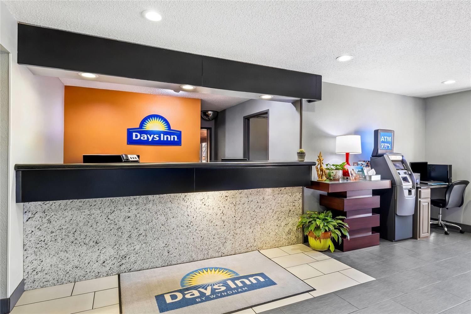 Days Inn By Wyndham Black River Falls 1/13
