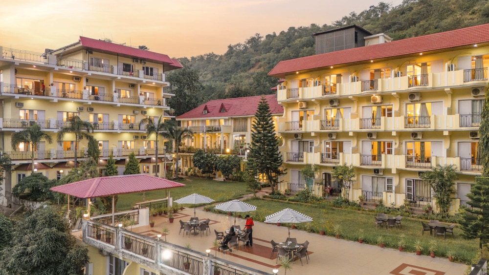 Riverside Resort 3/49