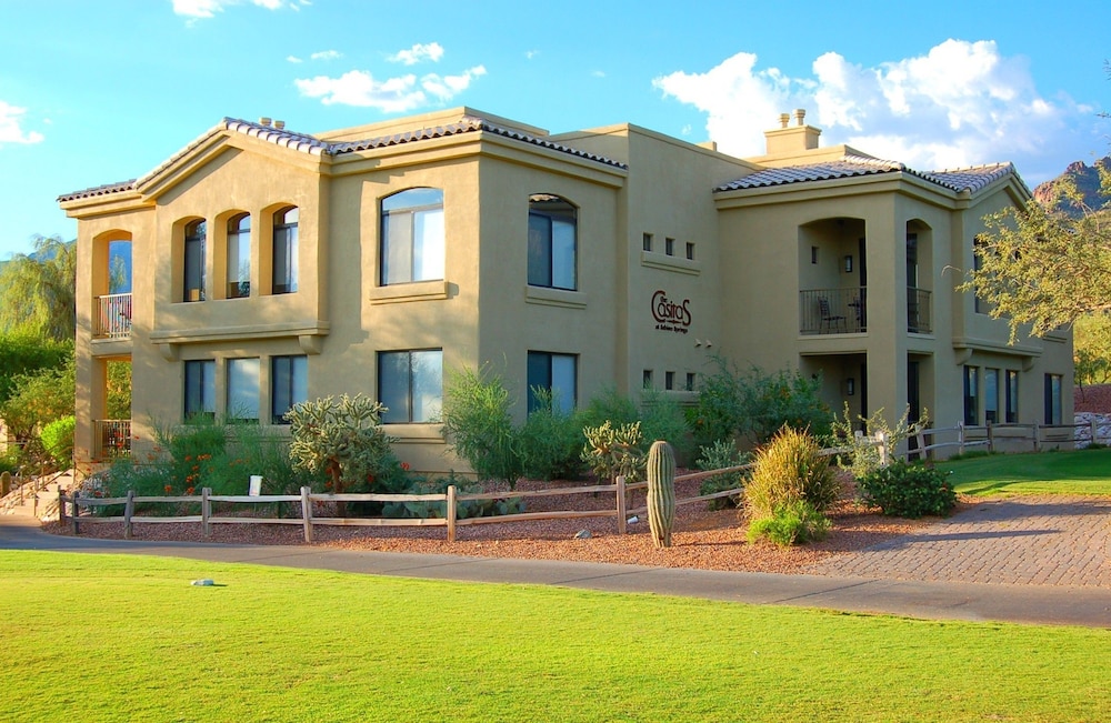 Casitas at Sabino Springs 31/36