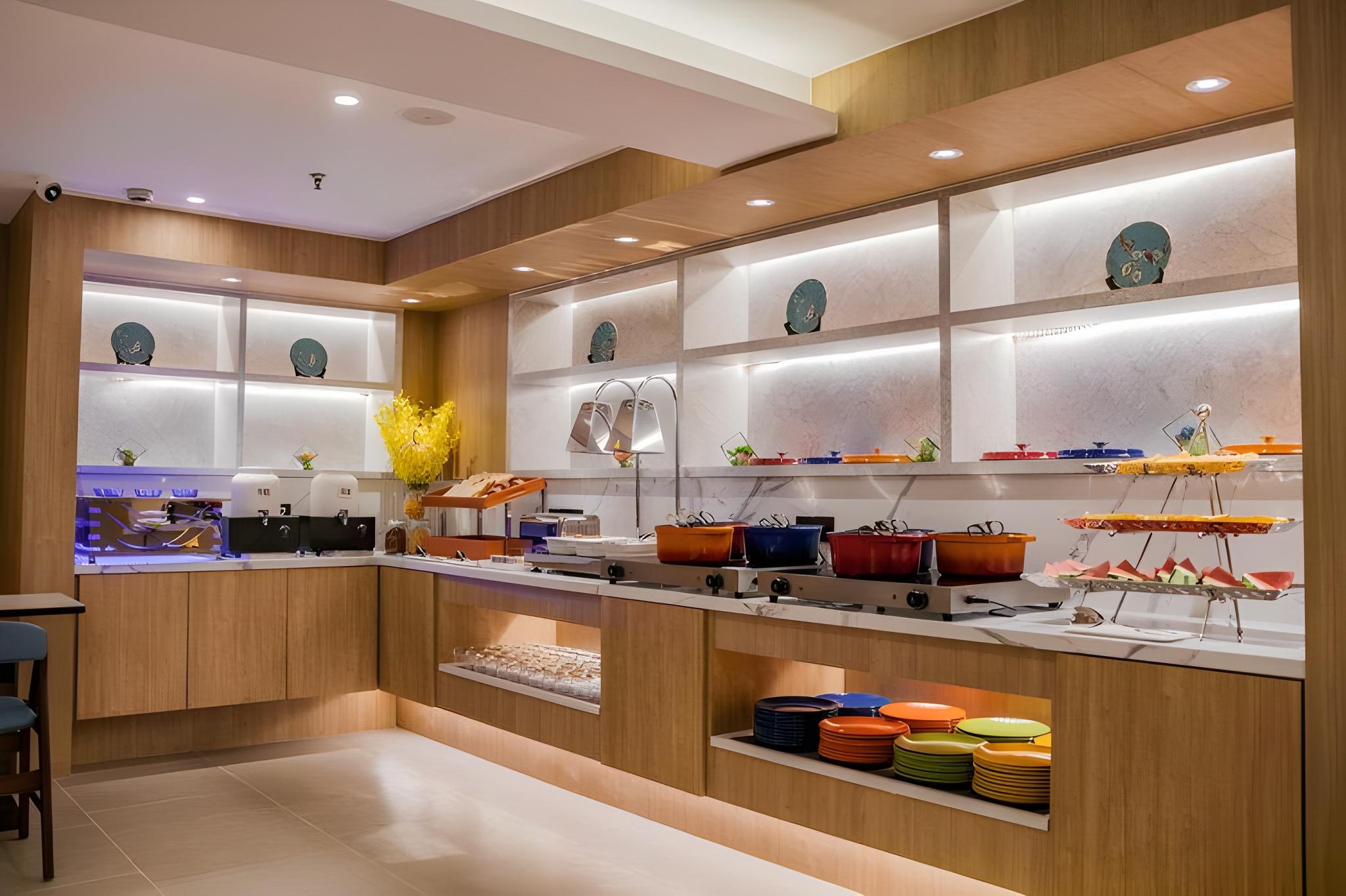 Home Inn Selected (Shanghai New International Expo Center, Guanglan Road Metro Station) 46/56