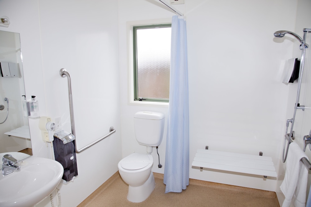 Hamilton Settlers Motor Lodge 35/37