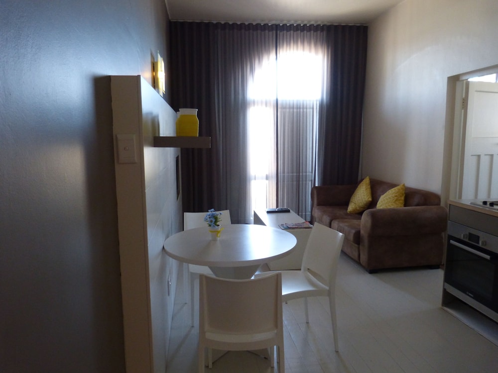 The Hampton Exclusive Guest House 15/29