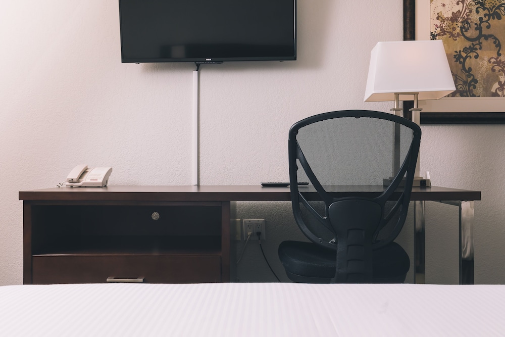 Service Plus Inn and Suites - Grande Prairie 51/62