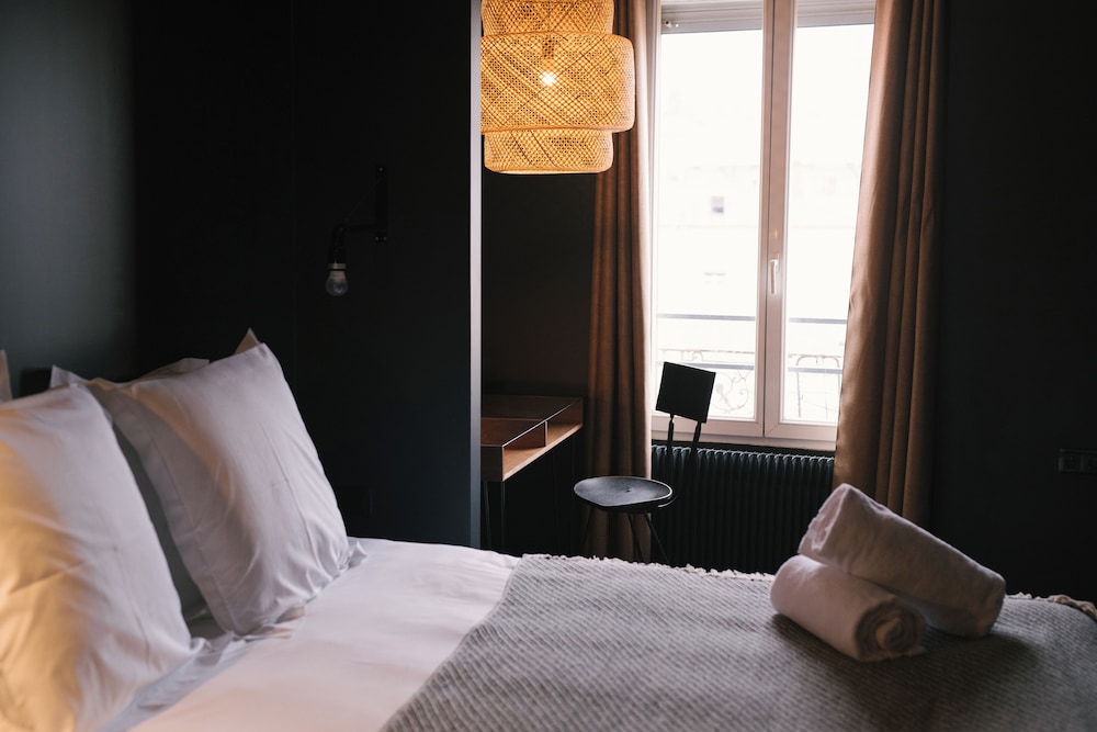 Sweet Home, Classic, Queen Bed