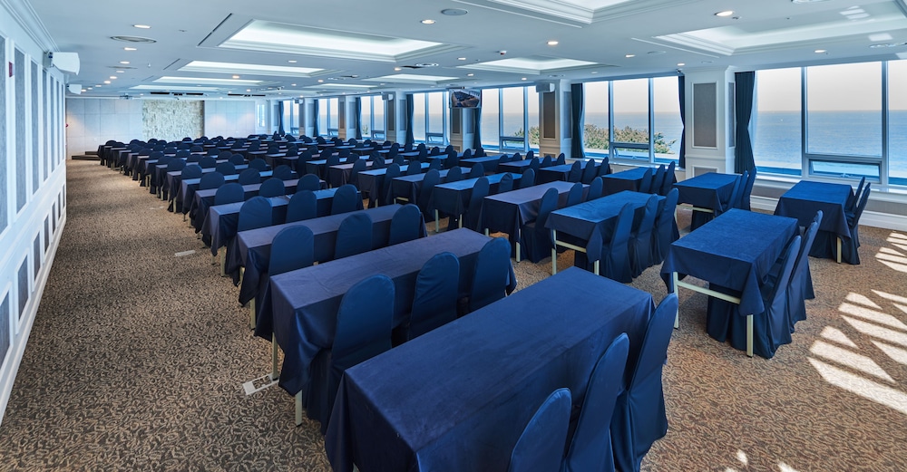 Naksan Beach Hotel 36/48