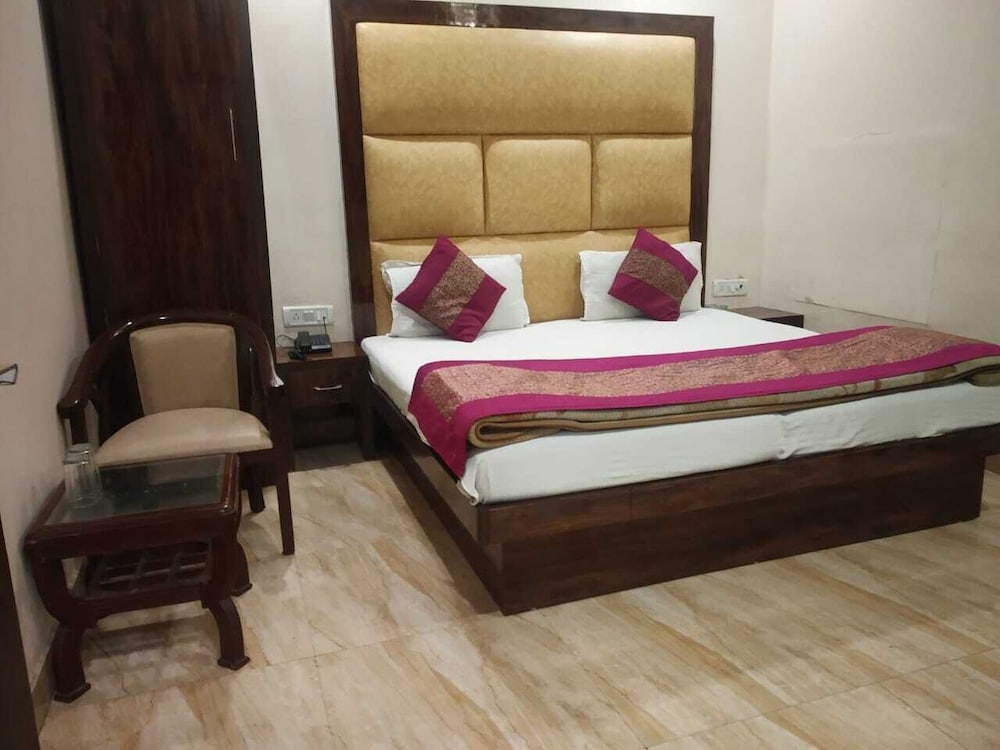 Hotel Indo Continental 9/20