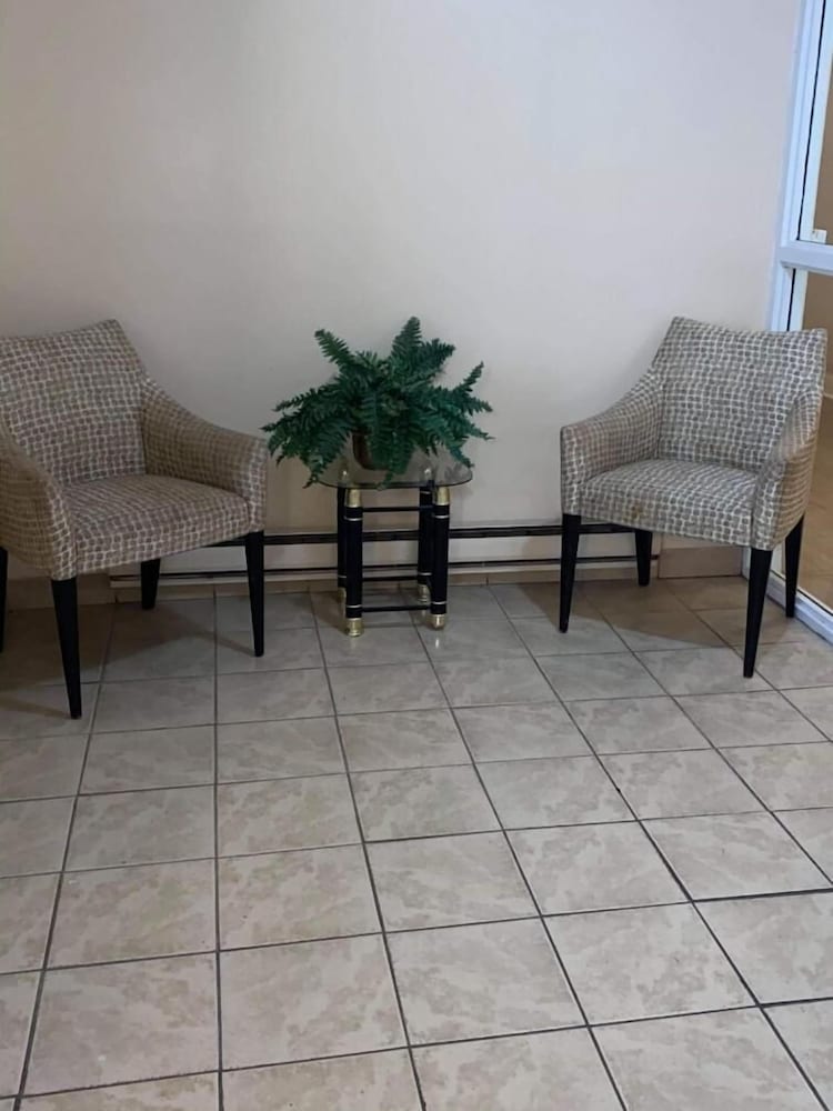 Apm Inn & Suites 40/54