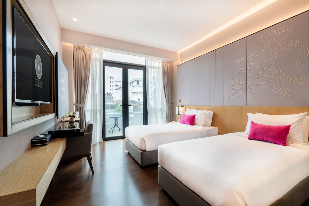 PREMIER, TWIN BEDS