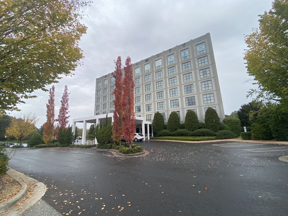Proximity Hotel 6/71