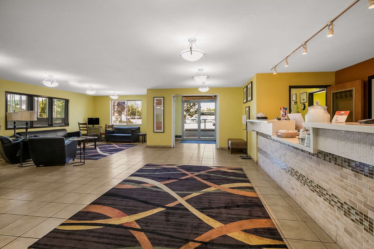 Americas Best Value Sandman Inn 9/37