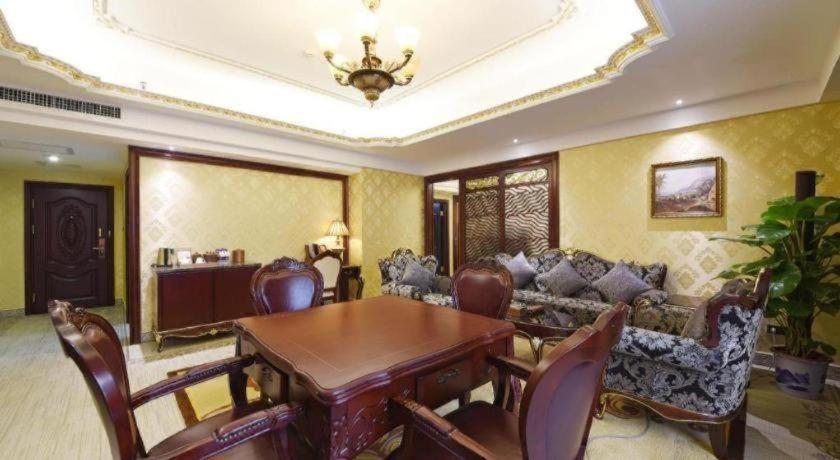 Hunan WanJiaLi International Hotel 38/52