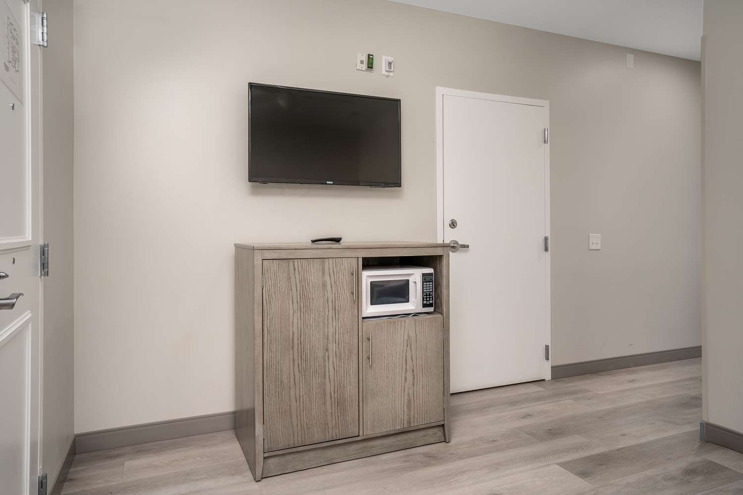 Lighthouse Suites Best Western Signature Collection 3/9