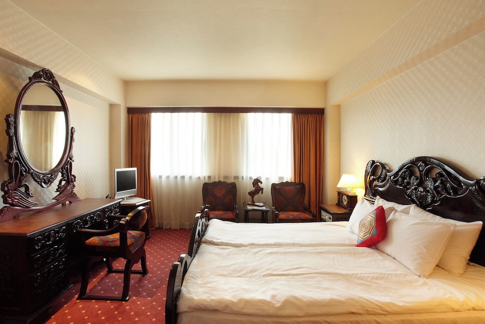 Emperor Hotel 21/50
