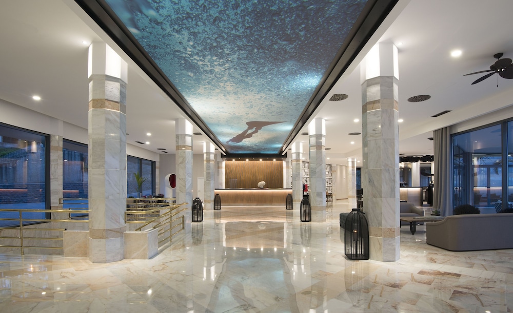 Lobby at Hotel Baia Azul, FUNCHAL