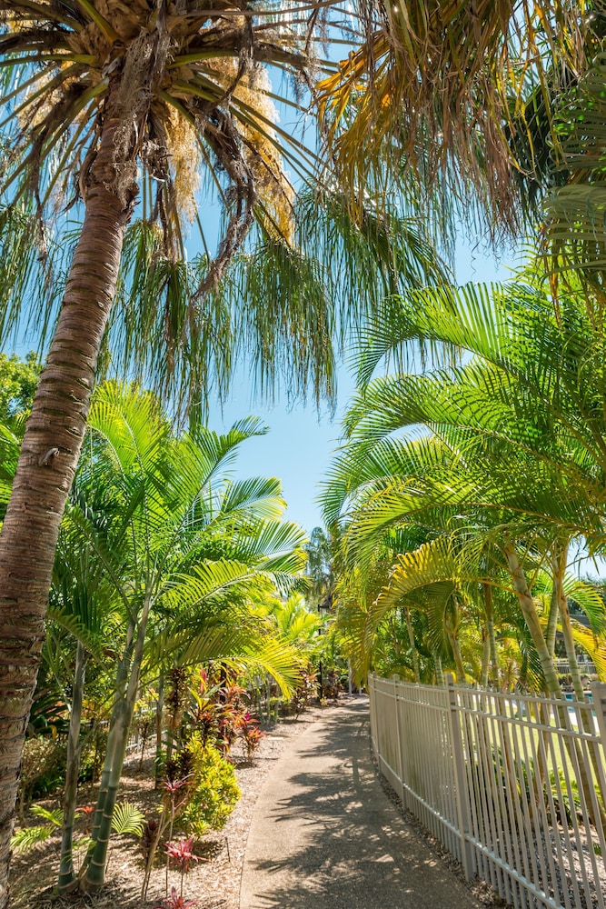 Ramada Encore by Wyndham Whale Cove Hervey Bay 48/57