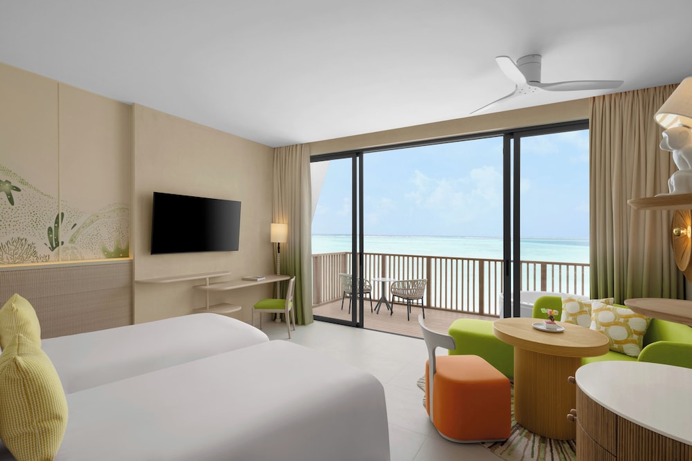 Hollywood, Mirage, Panoramic, Twin Beds, Jetted Tub